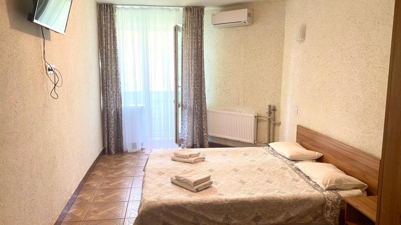 Zelenyi Kampus Hotel Odesa Exterior photo
