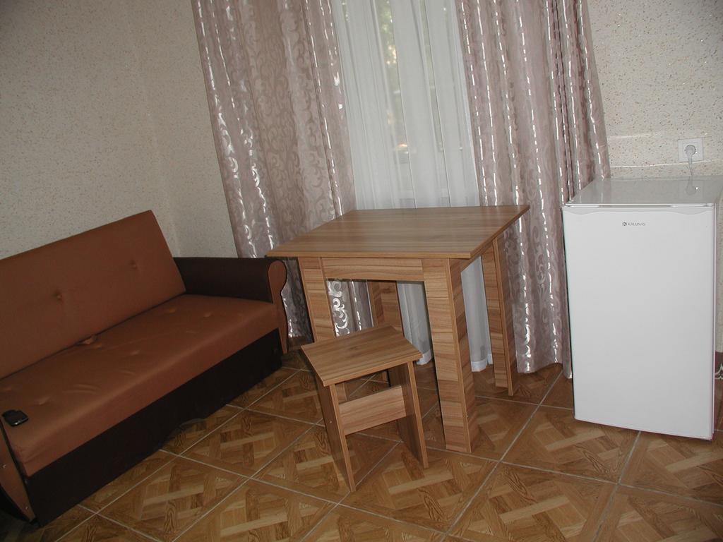 Zelenyi Kampus Hotel Odesa Exterior photo